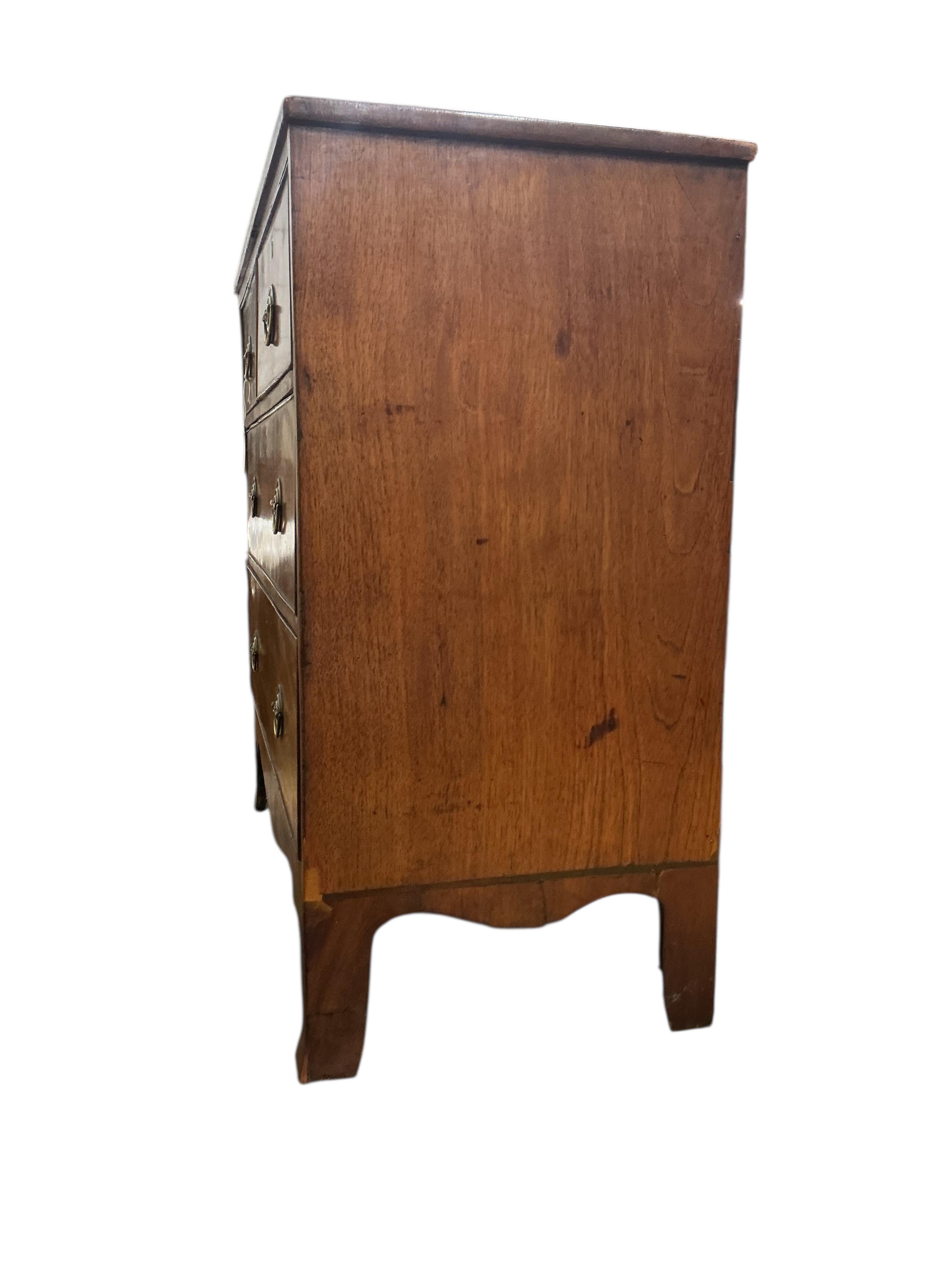 A small Regency mahogany four drawer chest, width 91cm, depth 45cm, height 89cm